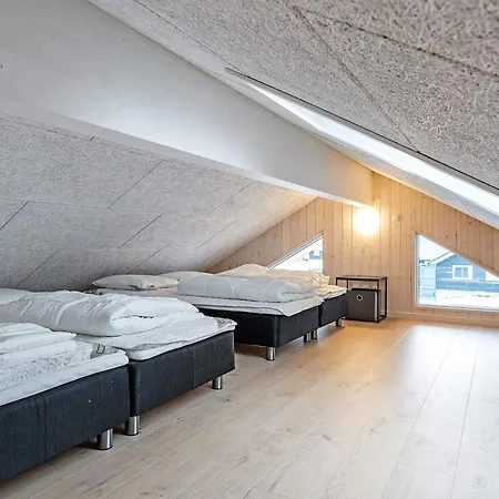 16 Person In Sydals * Sarup