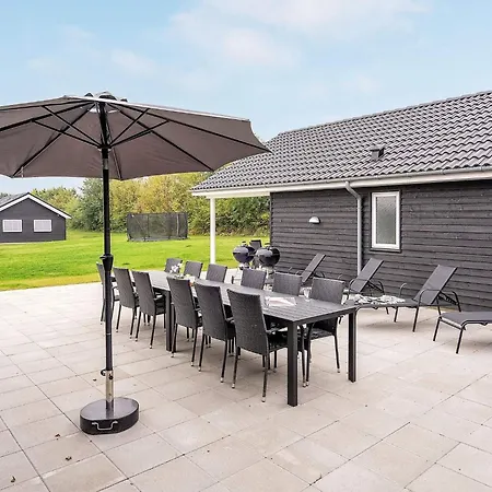 16 Person In Sydals Sarup