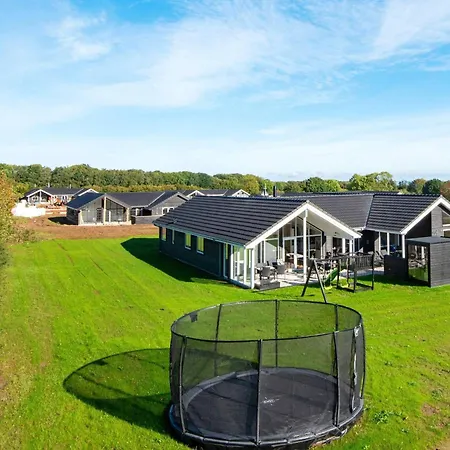 16 Person In Sydals * Sarup