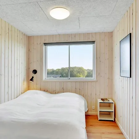 16 Person In Sydals Sarup